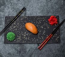 Нигири с лососем