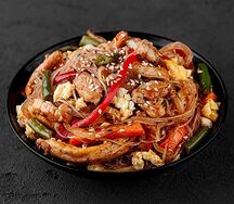 Харусаме со свининой в соусе свит чили