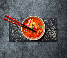 Том ям с морепродуктами