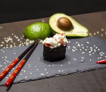 Гункан Спайси с крабом