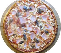 Пицца с ветчиной и грибами