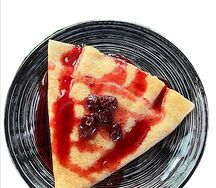 Блин с вишневым вареньем