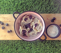 Вареники с творогом и черникой