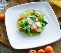 Салат с помидорками черри