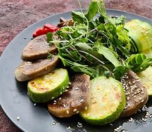 Гриль-салат с говяжьим языком