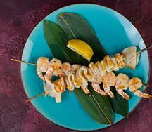 Креветки и кальмары гриль