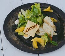 Салат с кальмарами гриль