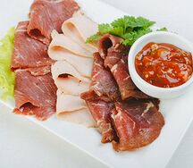 Мясная тарелка