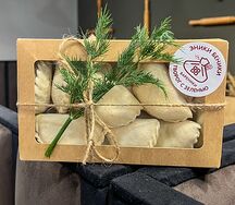 12 замороженных вареники с соленым творогом и зеленью