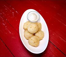 Рисовые шарики с лососем