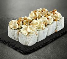 Ролл с кедровым орехом