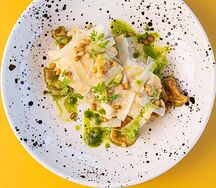 Палтус с цветной капустой и цукини