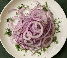 Лук маринованный