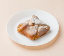 Слойка с черникой