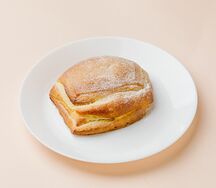 Слойка с брусникой