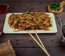 Яки соба с курицей