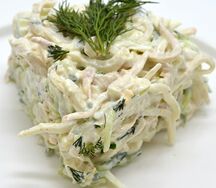 Салат с кальмаром и огурцом