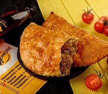 Чебурек с говядиной, свининой и халапеньо