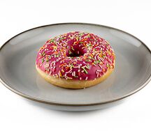 Донат ягодный микс