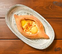 Хачапури по-аджарски с сыром