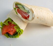 Ролл с красной рыбой