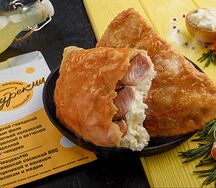 Чебурек с красной рыбой и творожным сыром