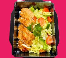 Куриная грудка на гриле с овощами