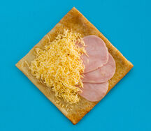 Блин с ветчиной и сыром