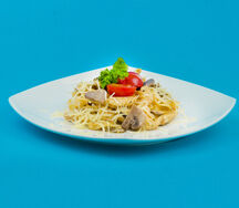 Паста с курицей и грибами