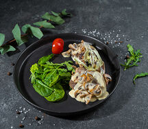 Говяжий язык с грибным соусом