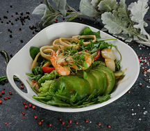 Теплый салат с морепродуктами