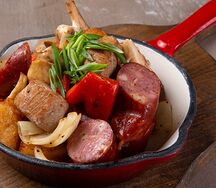 Жареха баварская со свининой и колбасками