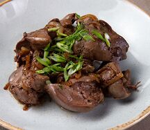 Куриная печень с луком