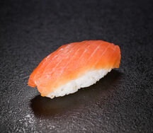Суши Копченый лосось