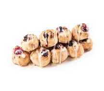 Рулетики с черной смородиной