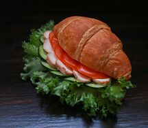 Сэндвич с курицей (круассан)