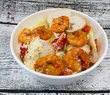 Салат Цезарь с тигровыми креветками