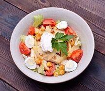 Салат Цезарь с курицей