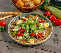 Теплый салат с кониной