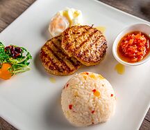 Котлета куриная с яйцом пашот