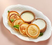 Бабушкины оладьи со сметаной