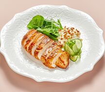 Цыплёнок гриль с огуречным салатом