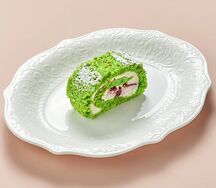 Фисташковый рулет с малиной