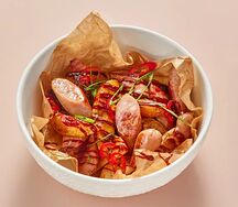 Картофельные дольки с охотничьей колбаской и лёгкой пикантной ноткой