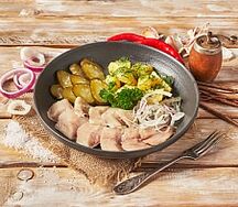 Сельдь с молодым картофелем и огурчиками