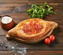 Хачапури по-аджарски с пеперони