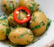 Оливки с травами