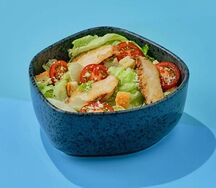 Салат Цезарь с курицей