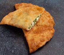 Чебурек Яйцо и Зеленый лук