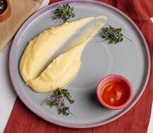 Пюре с пикантным перечным соусом